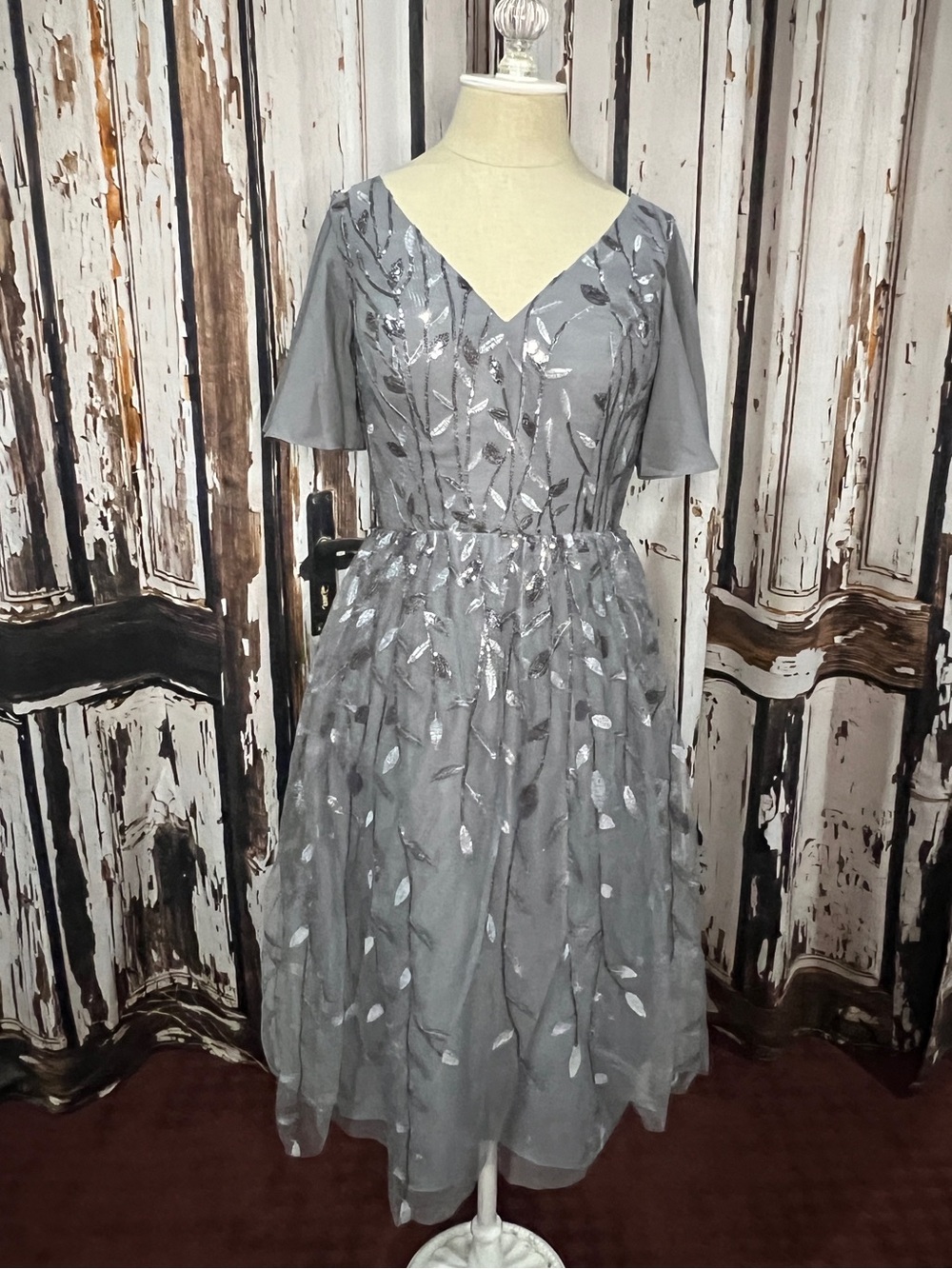 Elegant Silver Gray A-Line Dress with Leaf Sequin Detail
